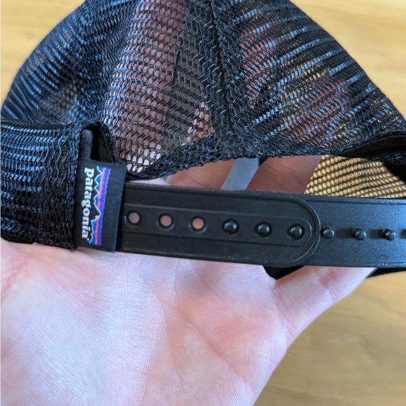 Patagonia Black snap back hat Cap with Vibrant Logo - Picture 3 of 7